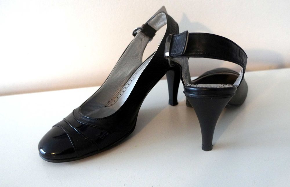 Обувки от естествена кожа на ток Мартини