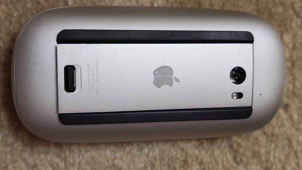 Apple Magic Mouse A1296, Bluetooth, Wireless,1300 dpi, Alb fuctional