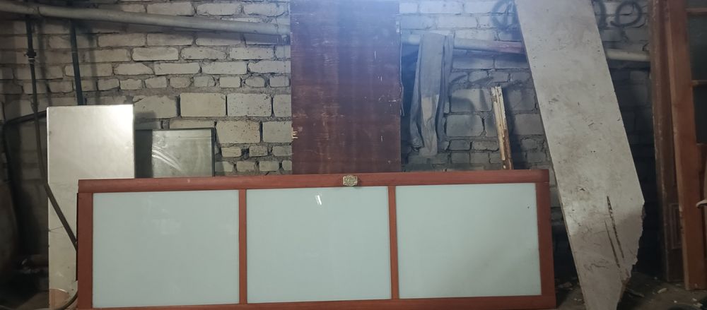 Отдам даром старые двери