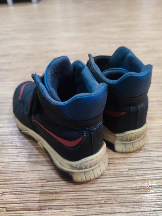 Продам ботинки демисезонные 36 р