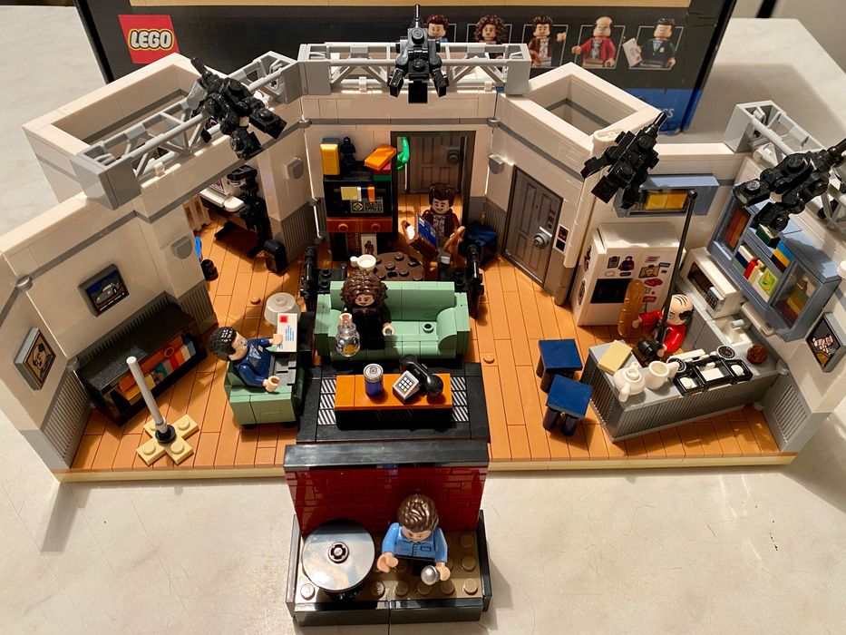 Новый конструктор LEGO: Seinfeld Ideas 21328