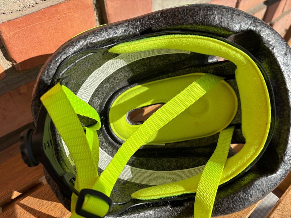 Детска каска Декатлон