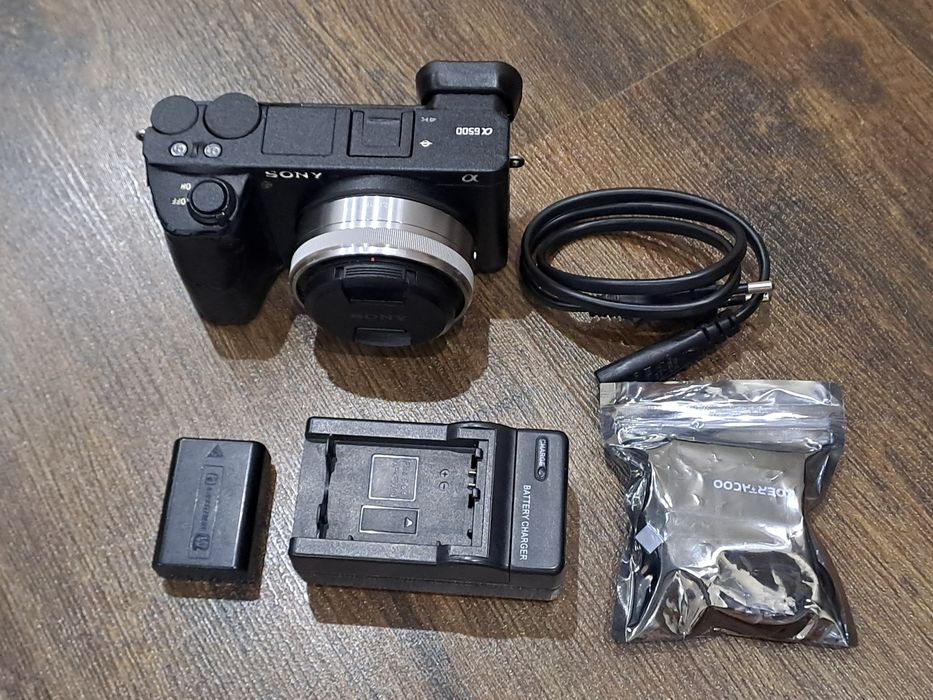 Продам Sony 6500 16mm f/2.8