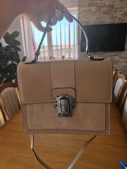 Geanta dama crossbody, noua, marime medie