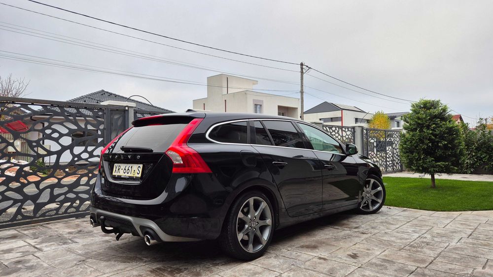 Volvo/V60/R-Design/2.0/181 Cp/Euro 6/Xenon/Led/Bord-Digital/6+1 Viteze