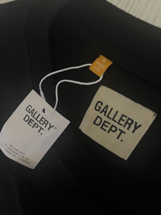 Tricou Gallery Dept (Negru cu verde)