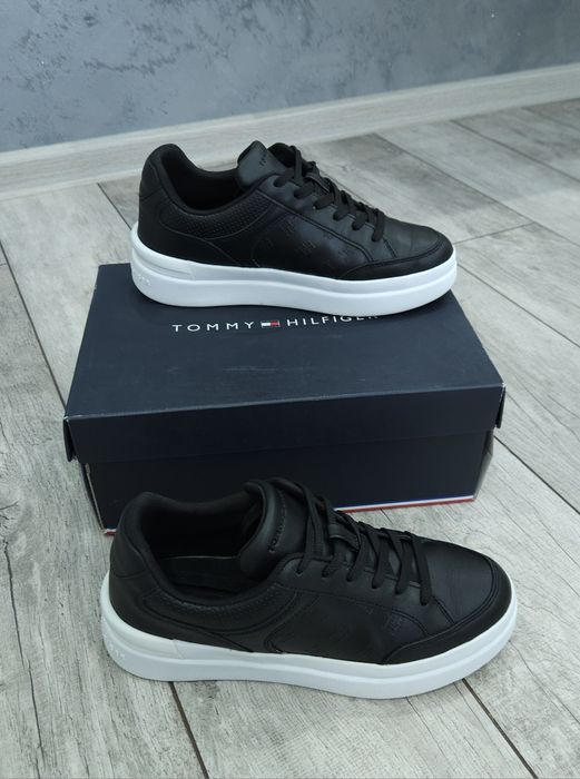 Дамски обувки TOMMY HILFIGER.Естествена кожа