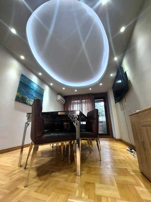 Дава се под наем Четиристаен апартамент в Бургас, Център - 160 кв.м за 408 € - Снимка #7