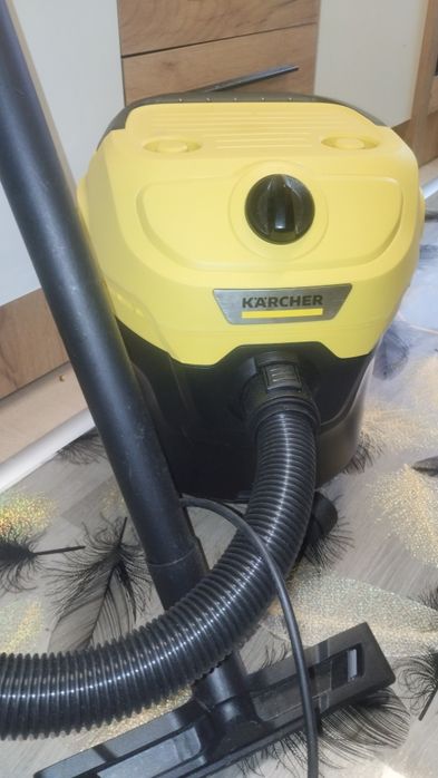 Vând aspirator Karcher