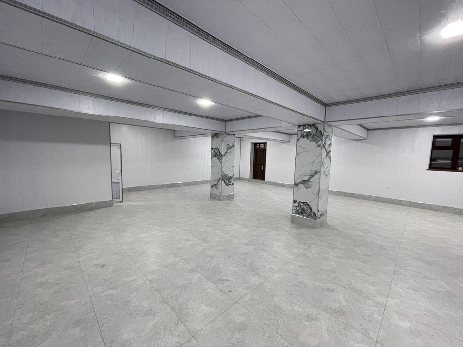 Продаётся 128 кв нежилое полуподвалное помещение с арендатором