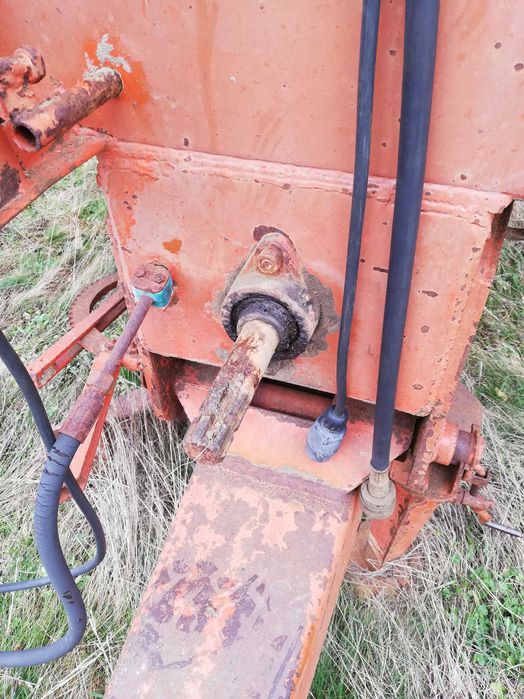 Căruță agricolă nebasculabilă lă 8 tone