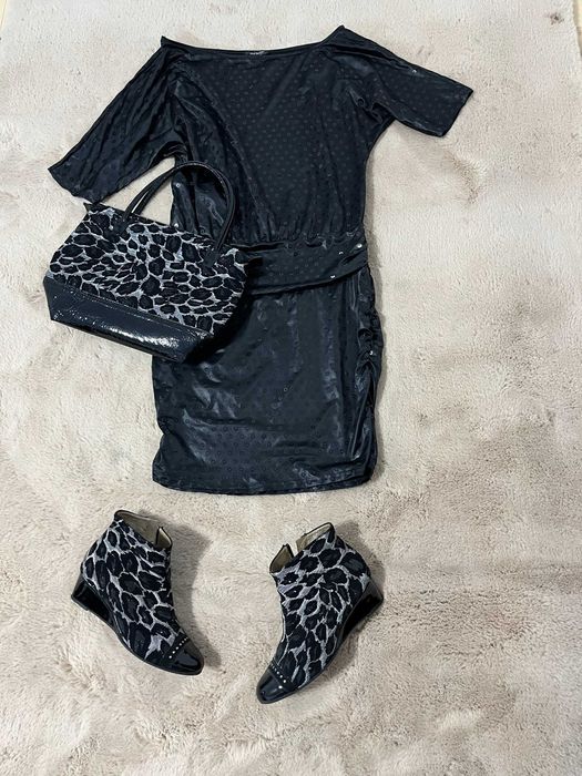 Rochie Orsay neagră cu paiete rotunde, mărime L