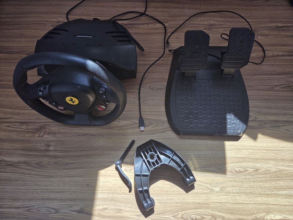 Volan Gaming Thrustmaster T80 Ferrari 488 GTB Edition PS5 / PS4 / PC