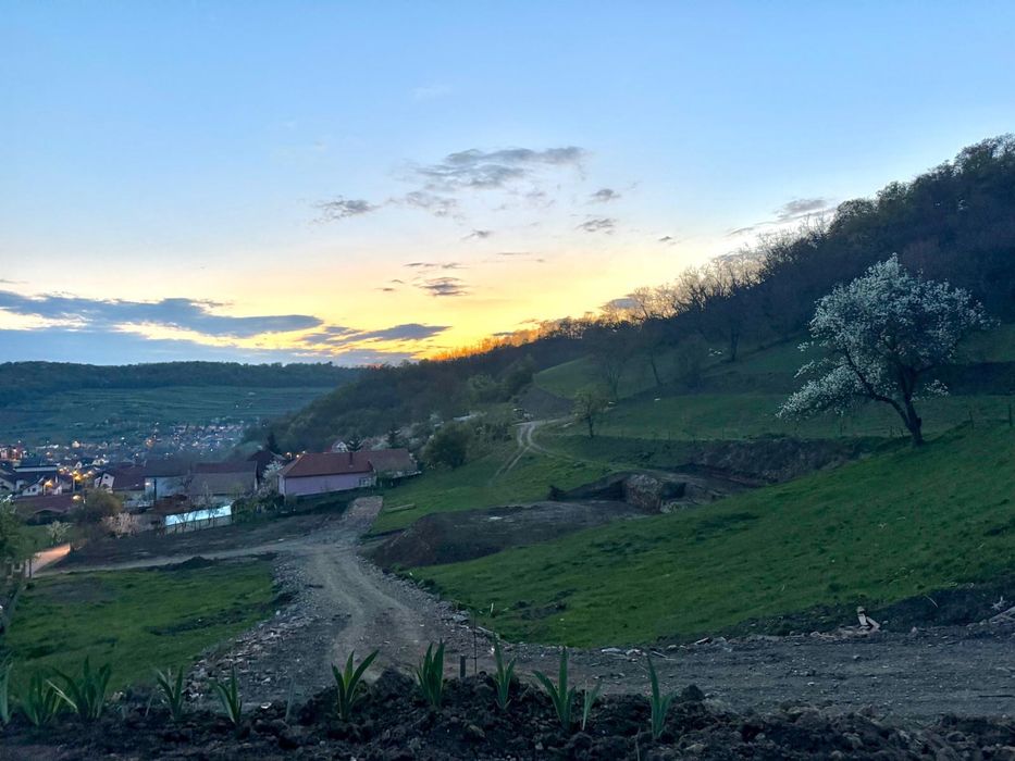 Vand teren Angarul de Jos, intravilan, pretabil constructie imediata