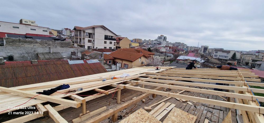 Echipă de Montaj Învelitori, Dulgherii, Mansardări, Tablă acoperiș