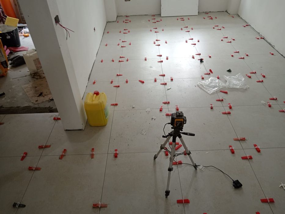 Meseriaș finisaje interioare – Gresie, faianță, parchet, lavabilă