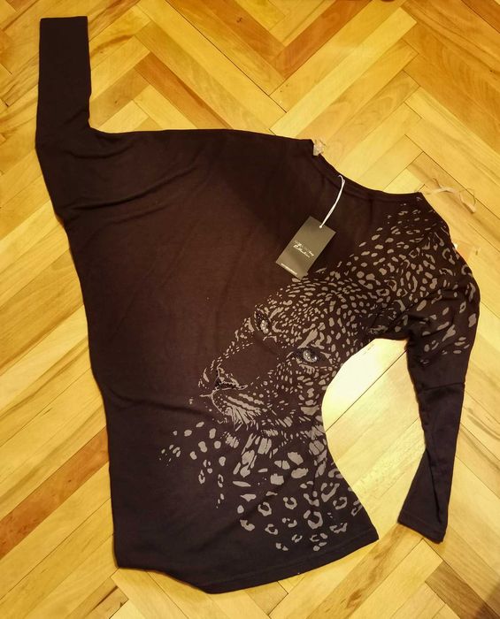 Bluza PIAZZA ITALIA cu umar cazut, asimetrica, noua, mar. S/M