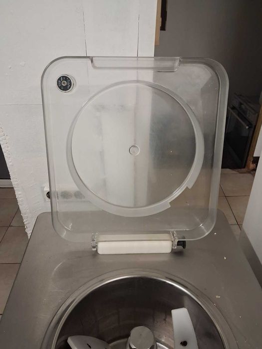 Сладолед машина за твърд сладолед