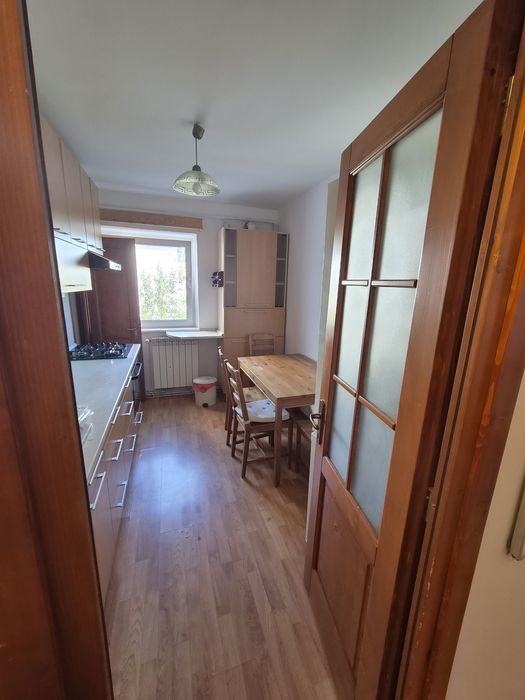 De inchiriat apartament 3 camere mobilat/utilat