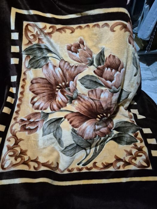 Продам двух спальное одеяло