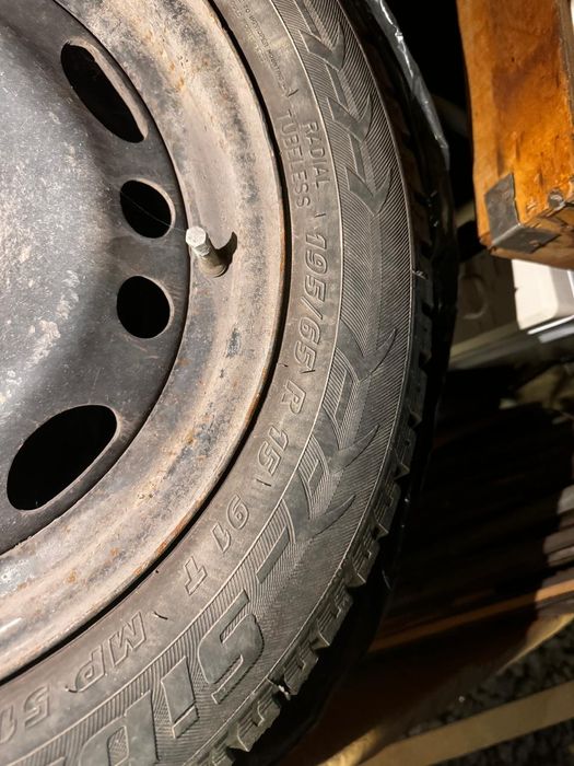 Продам резину 195/65 r15