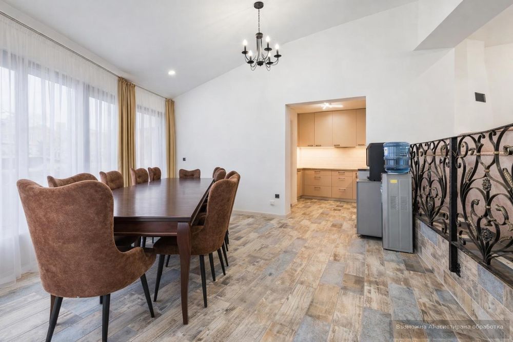 Дава се под наем Къща в с. Здравец, Област Варна - 420 кв.м за 2100 € - Снимка #1