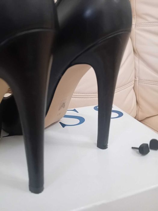 Дамски обувки GUESS