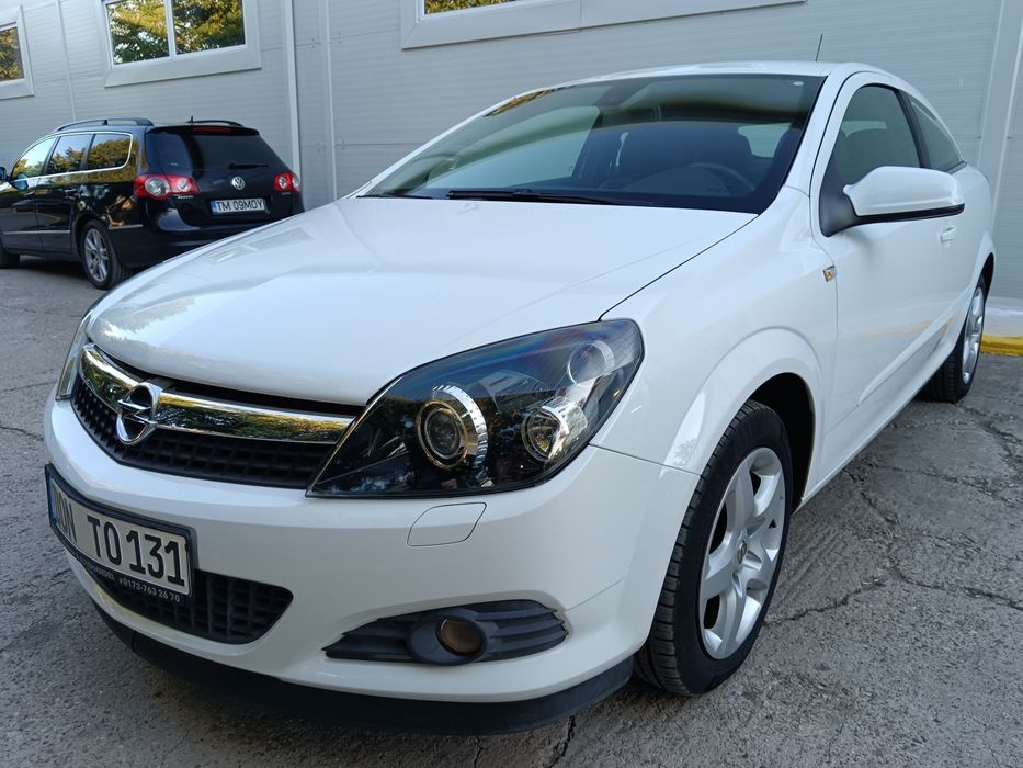 Opel Astra GTC...