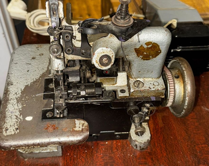 Продам производственный оверлок