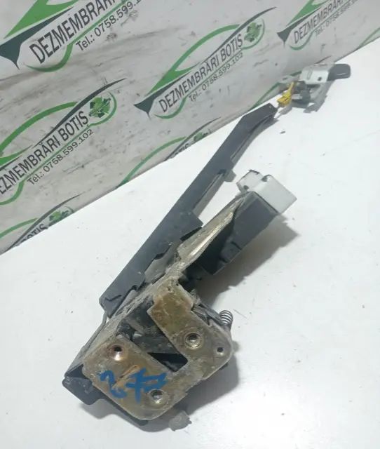 Broasca usa fata dreapta Mitsubishi Carisma 2001