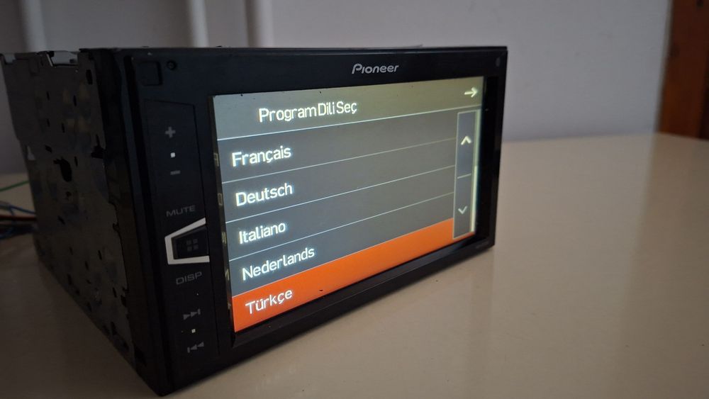 Radio casetofon Pioneer cu BT, USB 2-Din pt piese MVH Av270BT