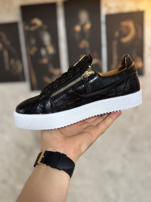 Adidasi Barbati Giuseppe Zanotti Black & White!