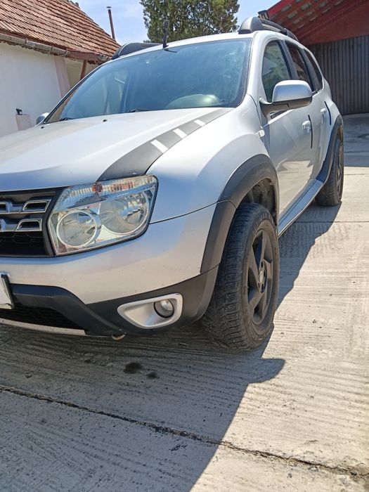 Vând Dacia Duster anul 2010 ptret 4.800 euro negociabil