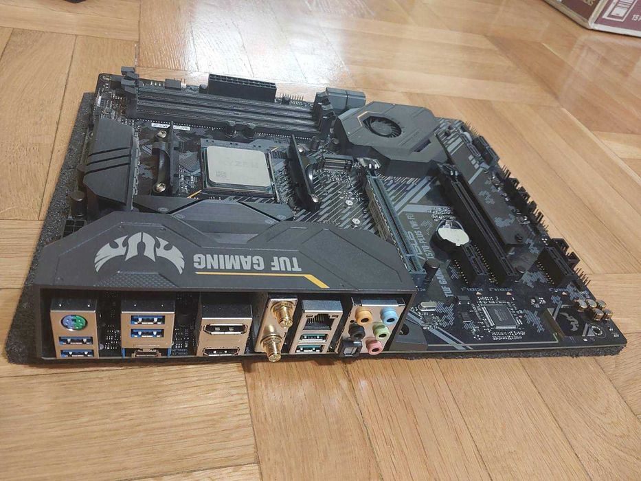 дънна платка  Asus TUF X570 Plus Wi-Fi