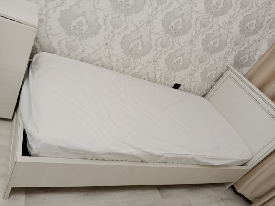 Продам кровать от компани Tiffani