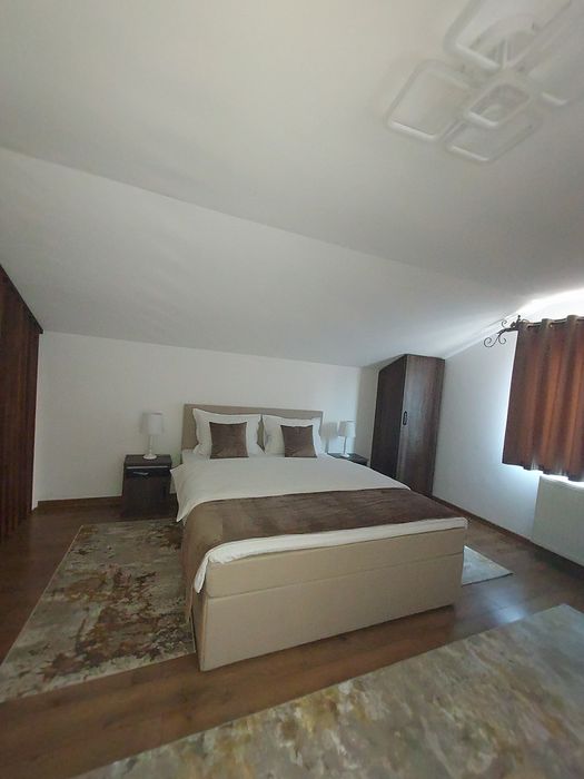 Închiriez apartament