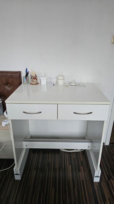 БЮРО за ученик  или маникюр