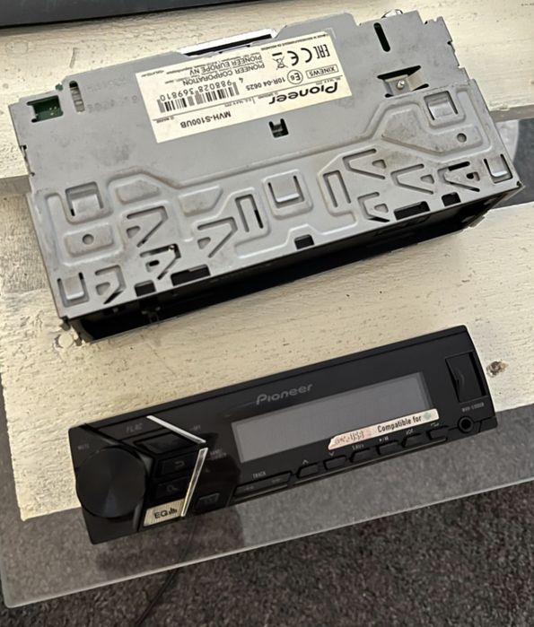 Авто плеър Pioneer USB  AUX