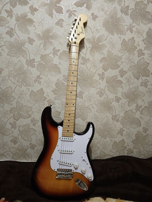 Продам электрогитару комбо усилитель