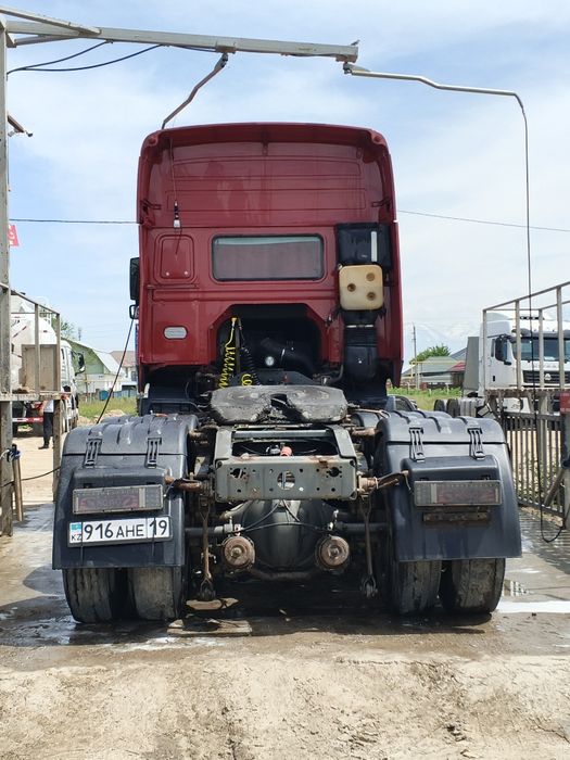 Тягач Хова 6×4  на ходу.                 .