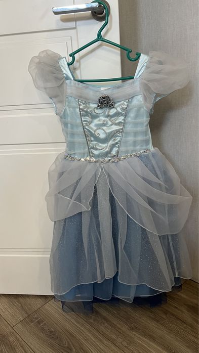 Продам платья оригинал в отличном состоянии В