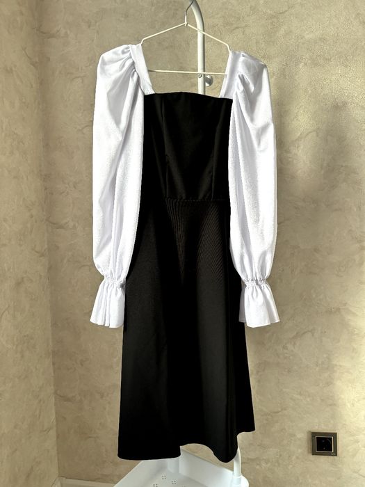 Школьное платье размера XS