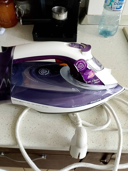 Fier de calcat cu aburi și fără setare de temperatură