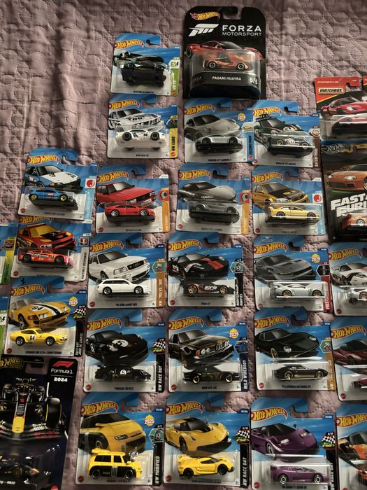 Hot wheels Продавам част от колекцията си