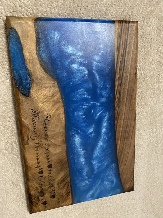 Дъски от орех и епоксидна смола