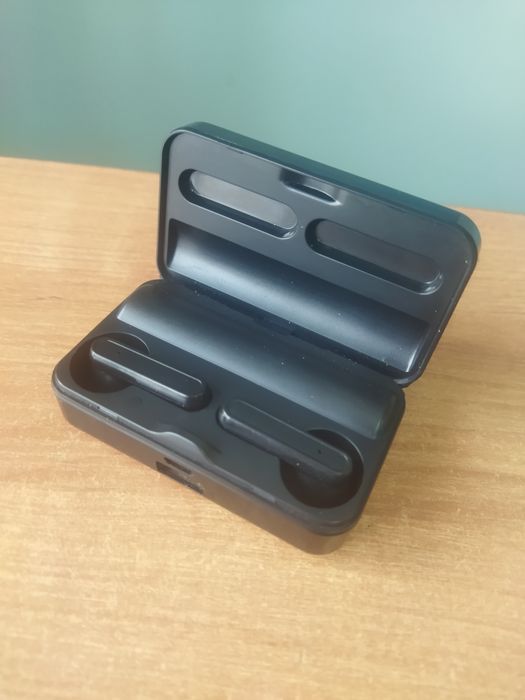 Безпроводныи наушник