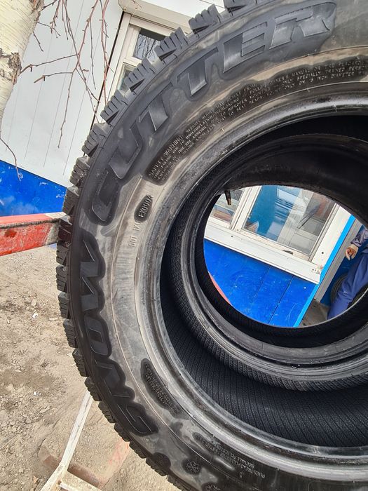 Зимние шины (215/65 R16)