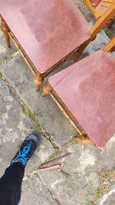 Антикварни столове.