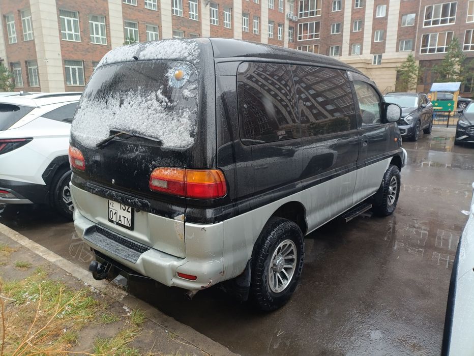 Mitsubishi delica
