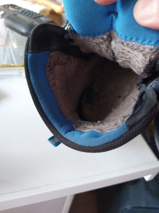 Продам зимние детские ботинки